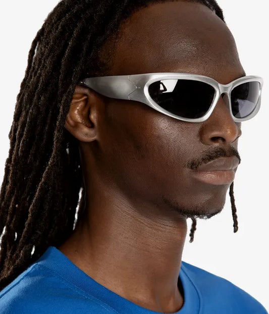 lunettes de soleil de style futuristic shield