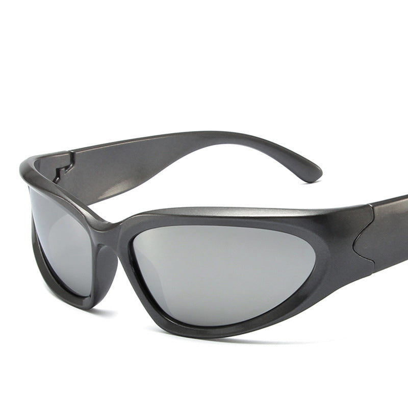 lunettes de soleil de style futuristic shield