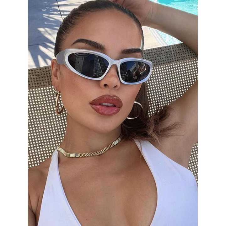 lunettes de soleil de style futuristic shield