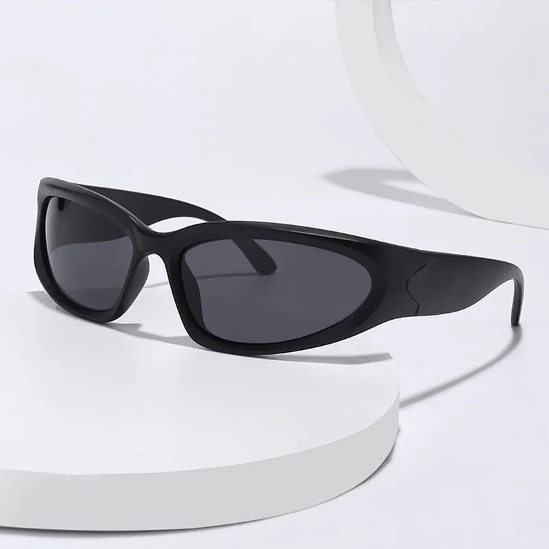 lunettes de soleil de style futuristic shield